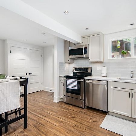 Gorgeous 4 Bedroom Garden Level Suite At Vancouver West & Ubc Екстер'єр фото