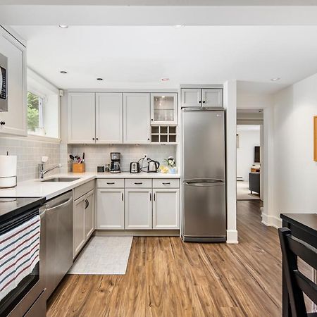 Gorgeous 4 Bedroom Garden Level Suite At Vancouver West & Ubc Екстер'єр фото
