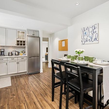 Gorgeous 4 Bedroom Garden Level Suite At Vancouver West & Ubc Екстер'єр фото