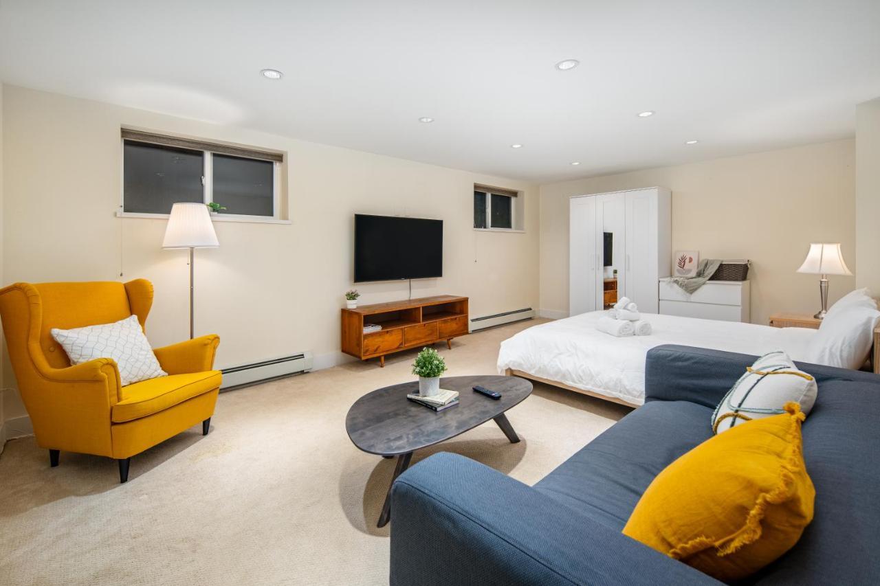 Gorgeous 4 Bedroom Garden Level Suite At Vancouver West & Ubc Екстер'єр фото