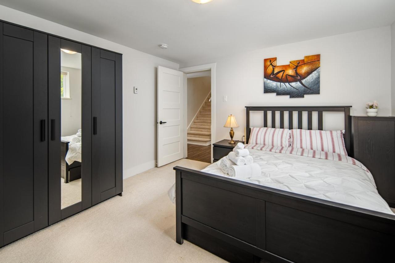 Gorgeous 4 Bedroom Garden Level Suite At Vancouver West & Ubc Екстер'єр фото