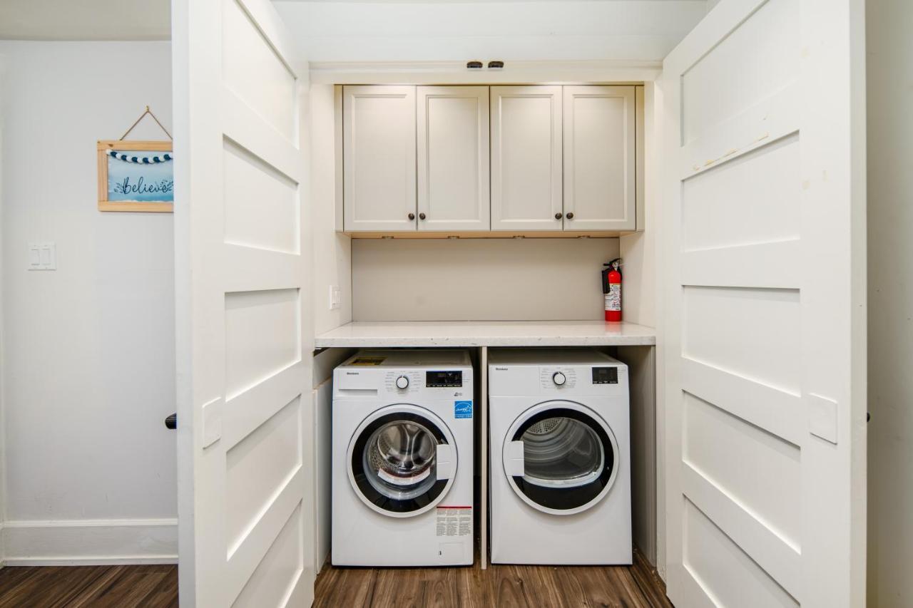 Gorgeous 4 Bedroom Garden Level Suite At Vancouver West & Ubc Екстер'єр фото
