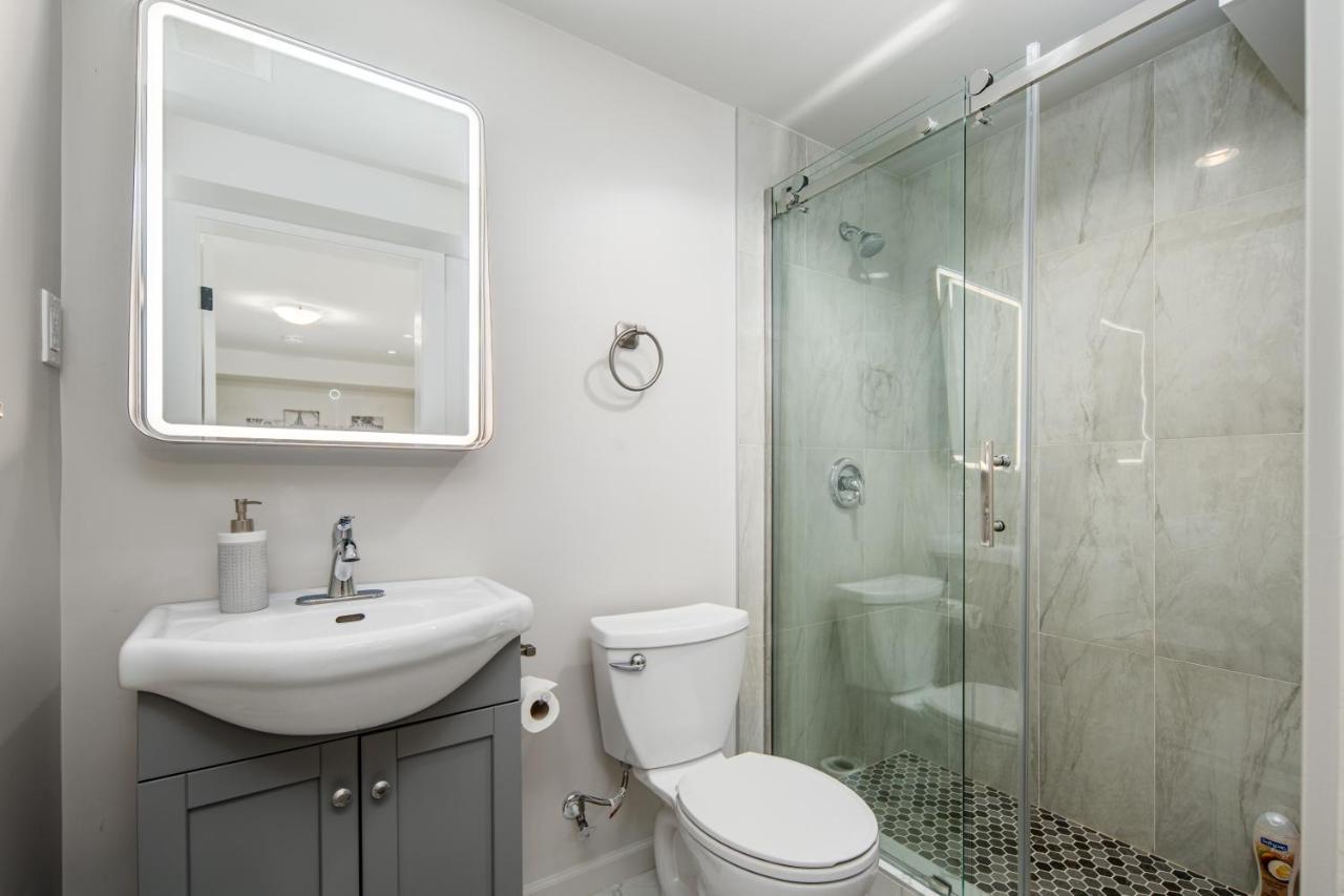 Gorgeous 4 Bedroom Garden Level Suite At Vancouver West & Ubc Екстер'єр фото