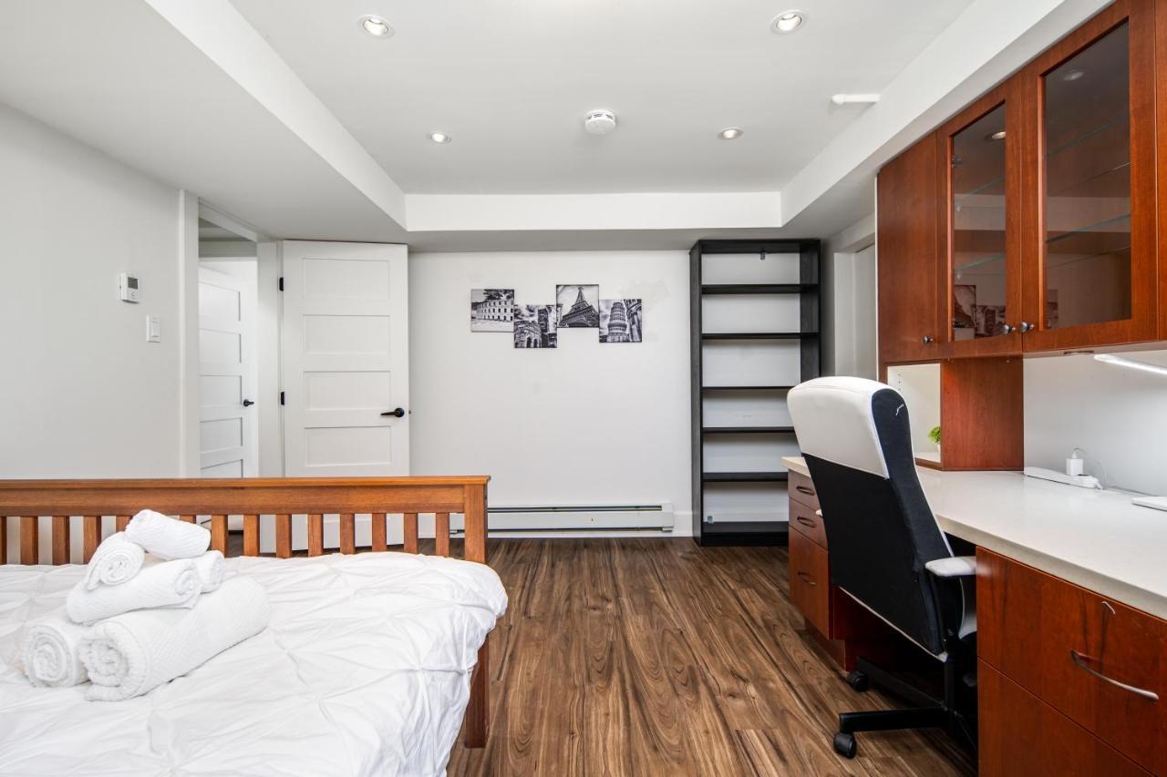 Gorgeous 4 Bedroom Garden Level Suite At Vancouver West & Ubc Екстер'єр фото