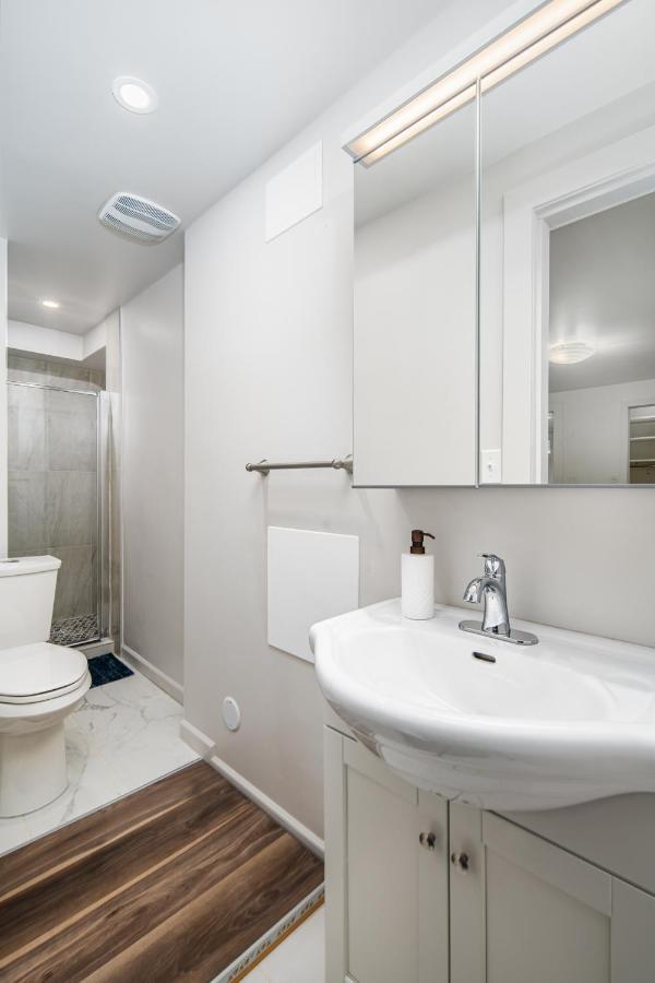 Gorgeous 4 Bedroom Garden Level Suite At Vancouver West & Ubc Екстер'єр фото
